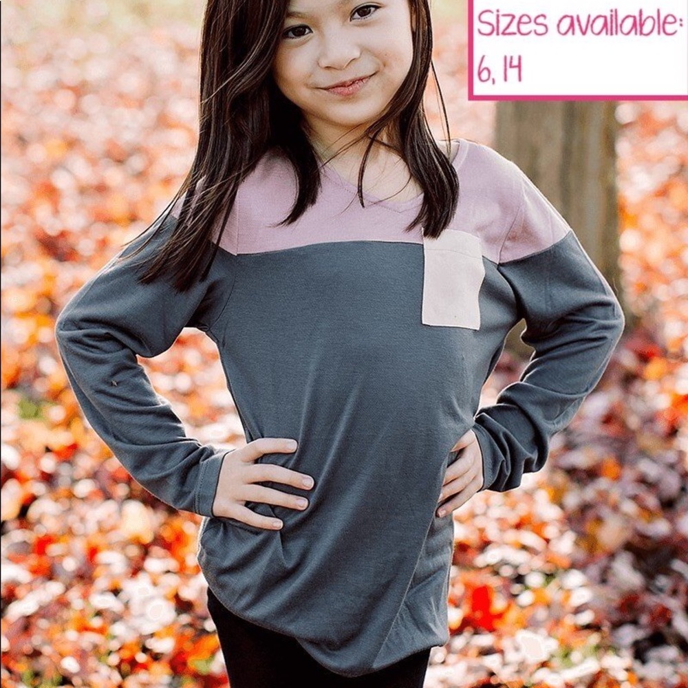 Quarter length Color block tee shirt